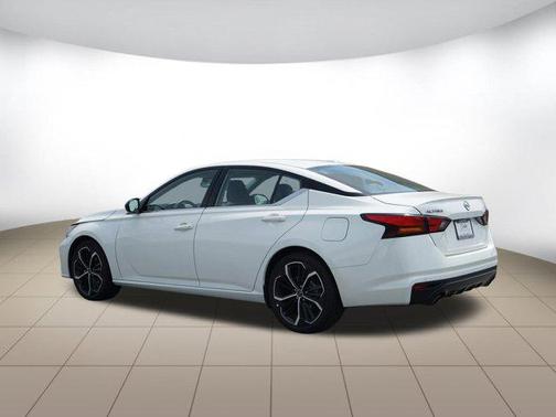 2023 Nissan Altima SR FWD