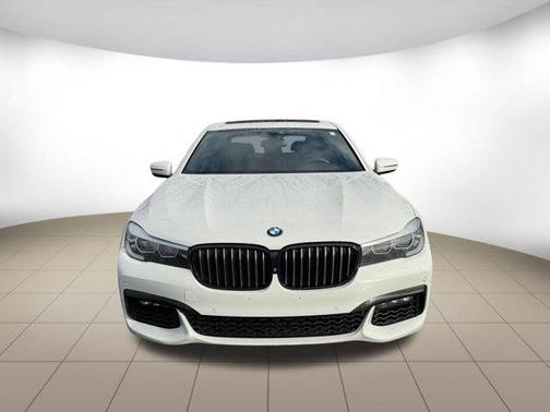2017 BMW 740 740i