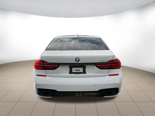 2017 BMW 740 740i