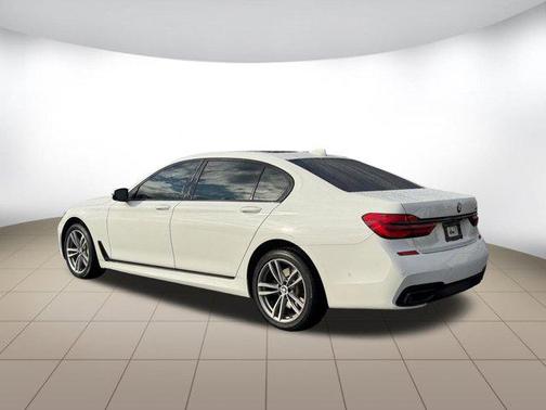 2017 BMW 740 740i