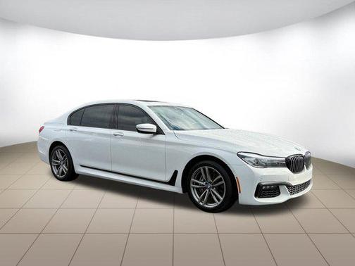2017 BMW 740 740i
