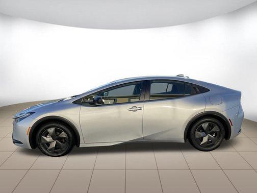 2024 Toyota Prius XLE