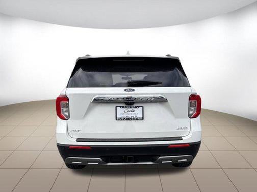 Star White Metallic Tri-Coat 2022 Ford Explorer XLT