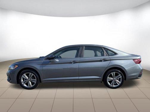 Platinum Gray Metallic 2024 Volkswagen Jetta 1.5T SE
