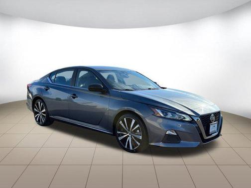 2022 Nissan Altima SR FWD