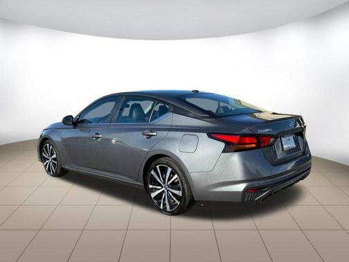 2022 Nissan Altima SR FWD