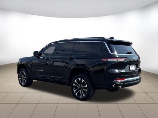Diamond Black Crystal Pearlcoat 2022 Jeep Grand Cherokee L Overland