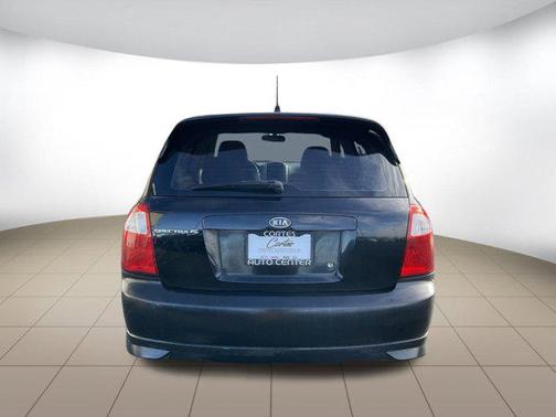 2005 Kia Spectra5 Base