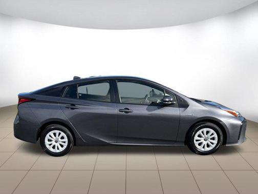 2022 Toyota Prius LE