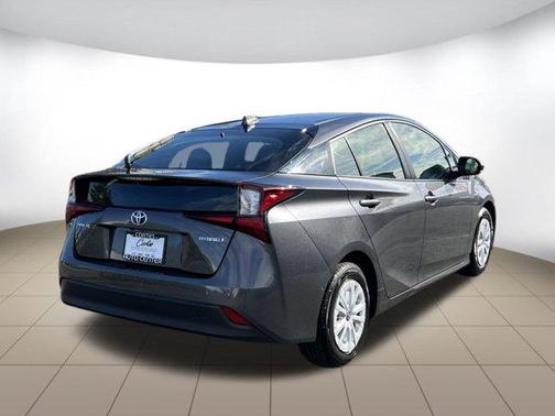 2022 Toyota Prius LE