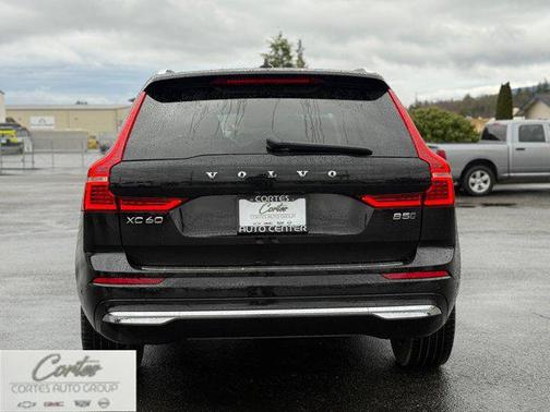 2023 Volvo XC60 B5 Plus Bright Theme