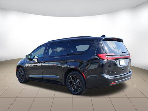 2024 Chrysler Pacifica Hybrid Premium S Appearance Pkg