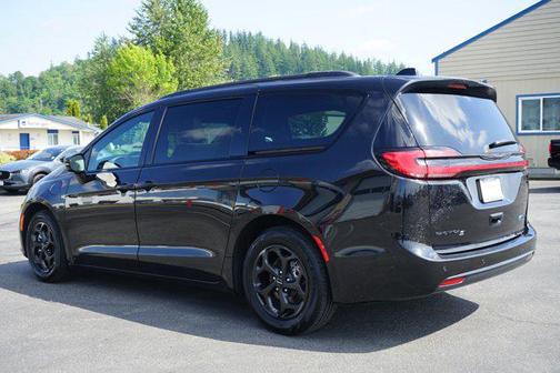 2024 Chrysler Pacifica Hybrid Premium S Appearance Pkg