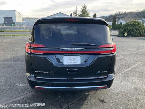 2022 Chrysler Pacifica Hybrid Touring L