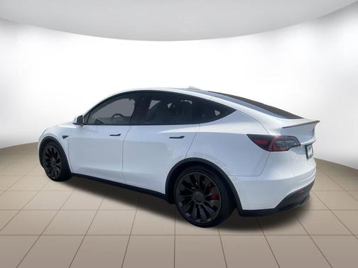 Pearl White Multi-Coat 2022 Tesla Model Y Performance Dual Motor All-Wheel Drive