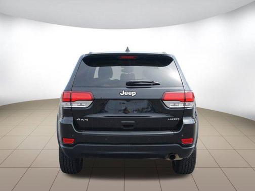2022 Jeep Grand Cherokee Laredo