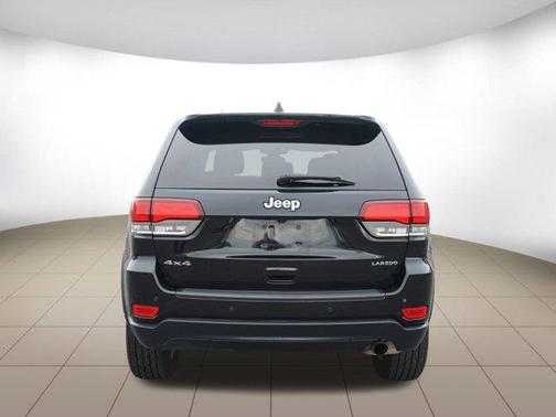 2022 Jeep Grand Cherokee Laredo