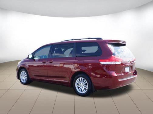 2011 Toyota Sienna XLE