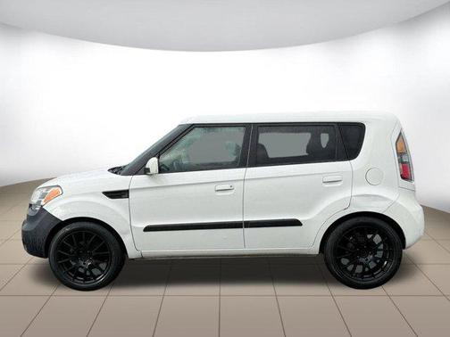2010 Kia Soul +