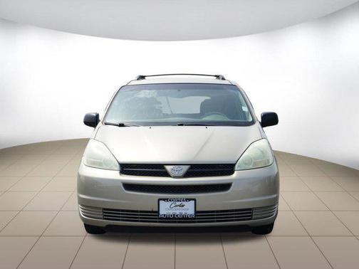 2004 Toyota Sienna LE