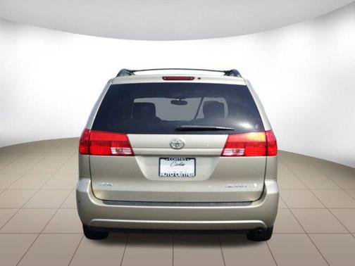 2004 Toyota Sienna LE