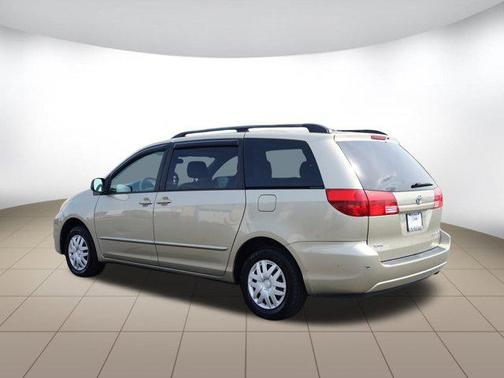 2004 Toyota Sienna LE