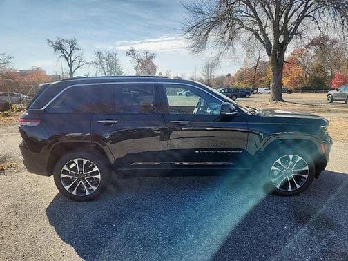 2022 Jeep Grand Cherokee Overland