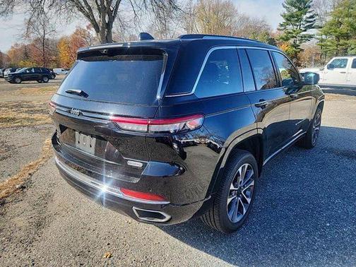2022 Jeep Grand Cherokee Overland