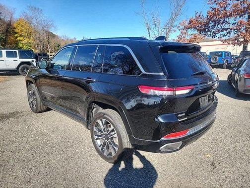 2022 Jeep Grand Cherokee Overland