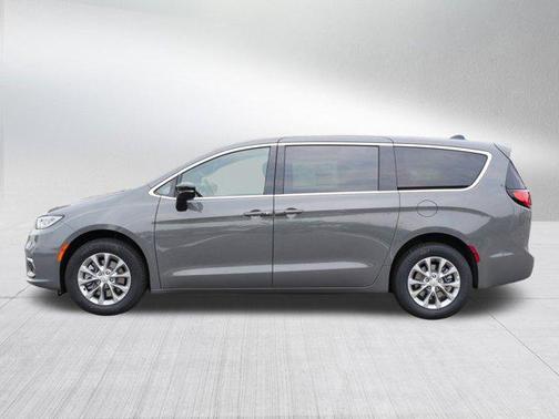 2025 Chrysler Pacifica L