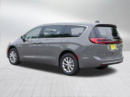 2025 Chrysler Pacifica L