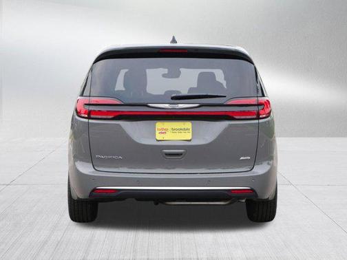 2025 Chrysler Pacifica L