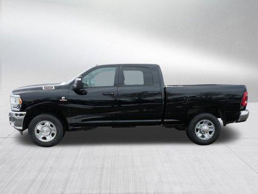 2024 RAM 2500 Tradesman Crew Cab 4x4 6'4' Box