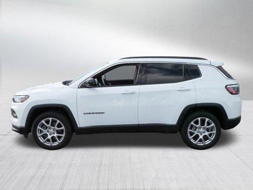 2024 Jeep Compass Latitude Lux