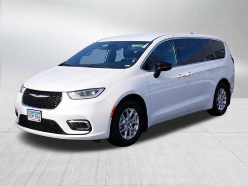 2025 Chrysler Pacifica L