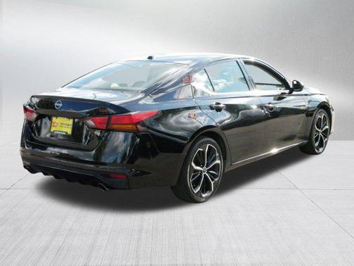 2023 Nissan Altima SR FWD