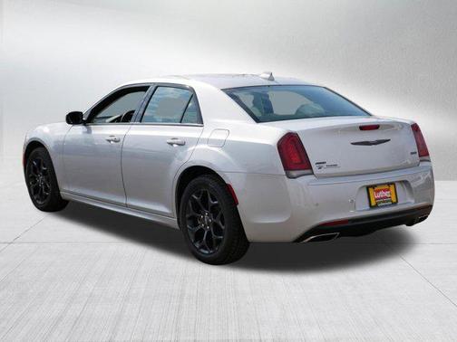 2023 Chrysler 300 Touring