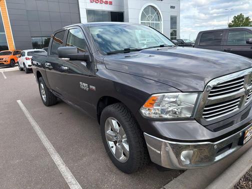 Granite Crystal Metallic Clearcoat 2017 RAM 1500 Big Horn