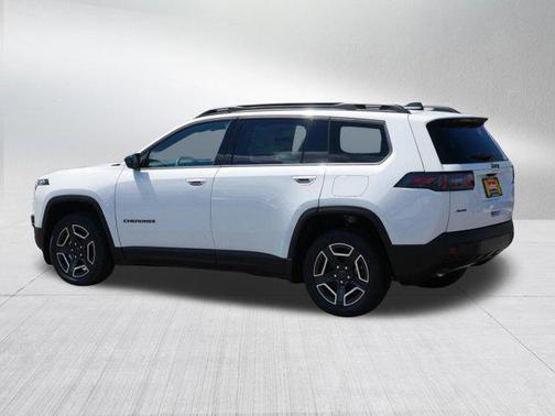 Bright White Clearcoat 2026 Jeep Cherokee Laredo 4x4