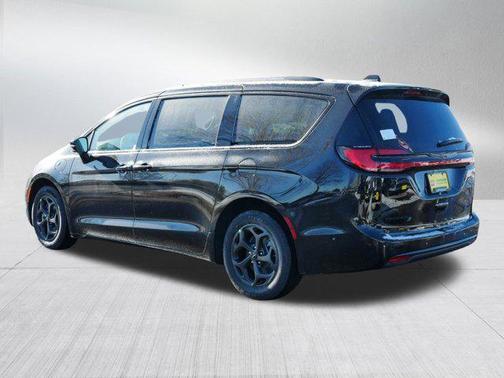 2025 Chrysler Pacifica Hybrid Premium S Appearance Pkg