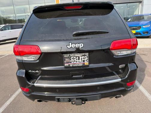 Diamond Black Crystal Pearlcoat 2019 Jeep Grand Cherokee Overland
