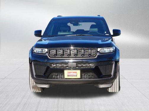 2026 Jeep Grand Cherokee Altitude