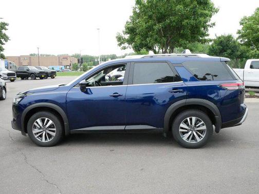 2024 Nissan Pathfinder SL 4WD