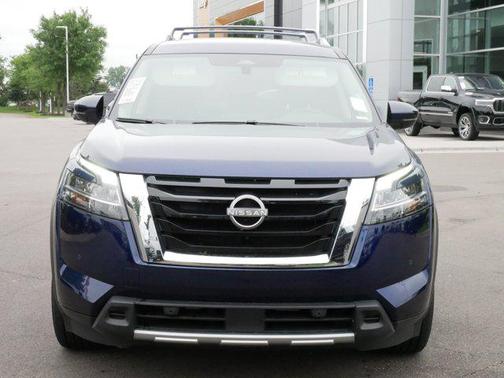 2024 Nissan Pathfinder SL 4WD