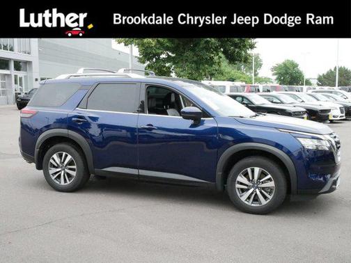 2024 Nissan Pathfinder SL 4WD
