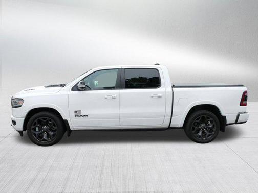 Ivory White Tri-Coat Pearlcoat 2021 RAM 1500 Limited