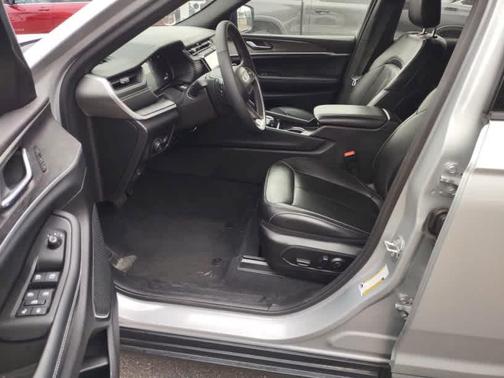 Silver Zynith 2025 Jeep Grand Cherokee Limited