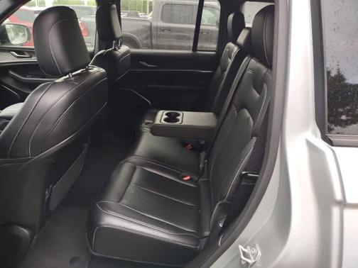 Silver Zynith 2025 Jeep Grand Cherokee Limited