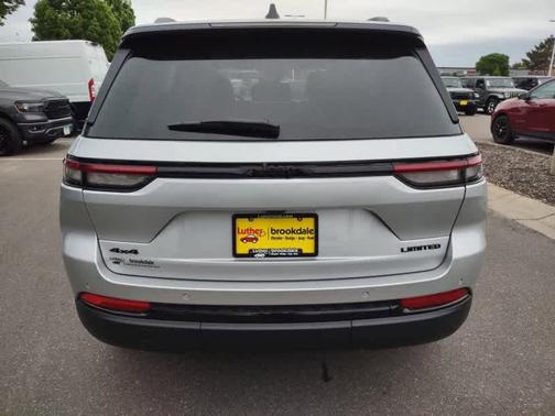 Silver Zynith 2025 Jeep Grand Cherokee Limited