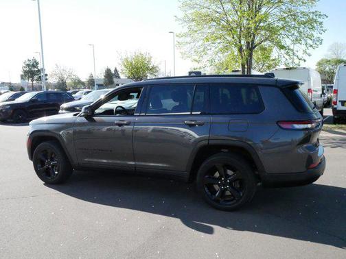 2022 Jeep Grand Cherokee L Altitude